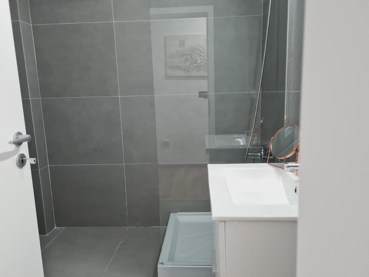 Lovely Ultracentral Apartment With Parking คลูจ-นาโปกา ภายนอก รูปภาพ