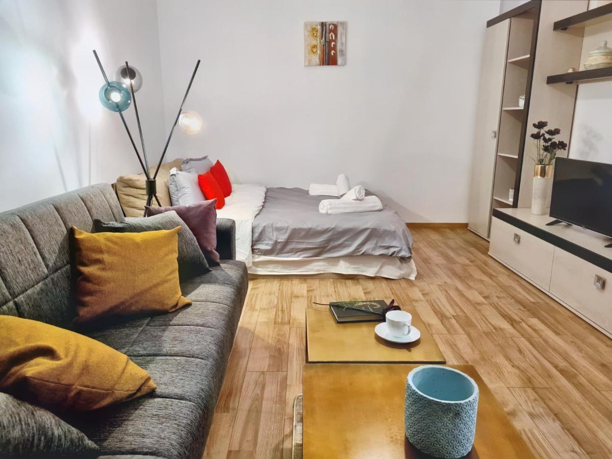 Lovely Ultracentral Apartment With Parking คลูจ-นาโปกา ภายนอก รูปภาพ